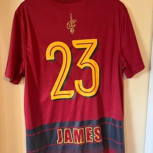 Lebron James Cavs tshirt